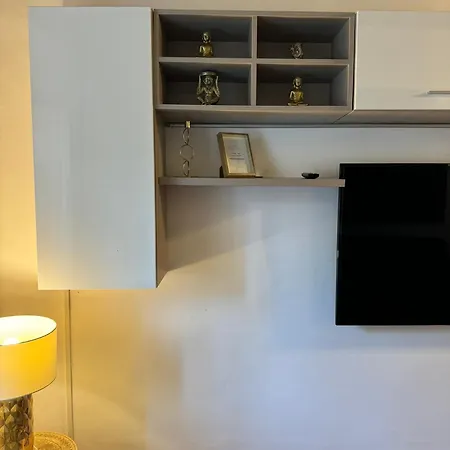 Le E Gli Di Piazza Del Popolo *