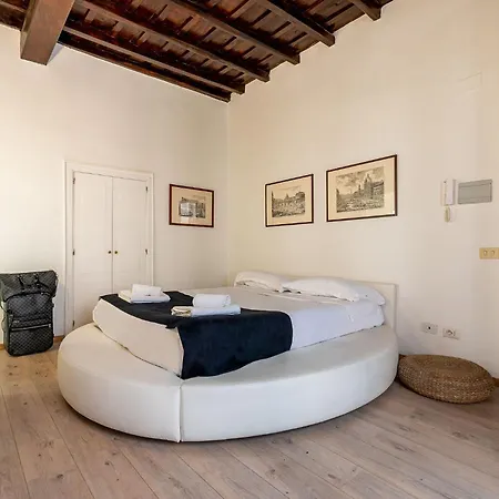 Le E Gli Di Piazza Del Popolo Pensjonat