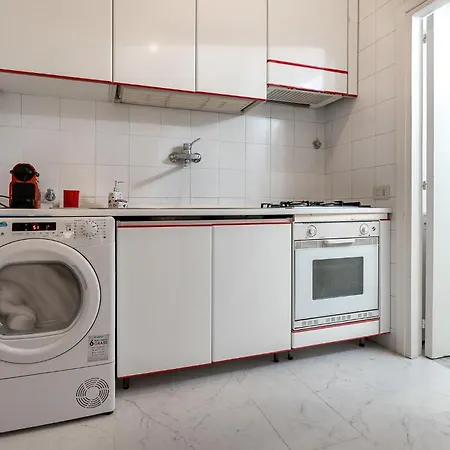 Le E Gli Di Piazza Del Popolo *