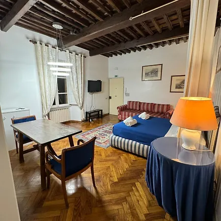 Le E Gli Di Piazza Del Popolo