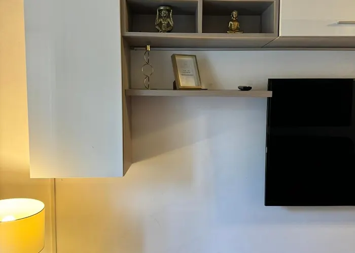 Le E Gli Di Piazza Del Popolo *