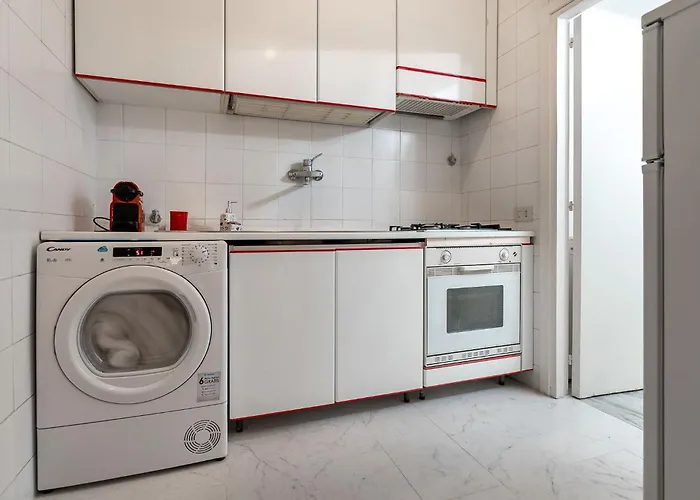 Le E Gli Di Piazza Del Popolo *